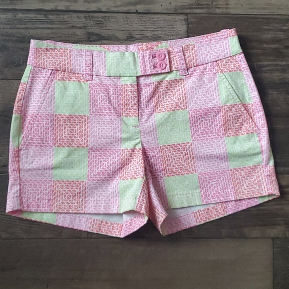 Vineyard Vines Pants - Vineyard Vines Dayboat Patchwork Whale Print Short
